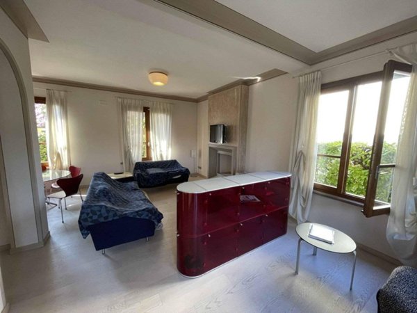 casa indipendente in vendita a Pietrasanta in zona Tonfano