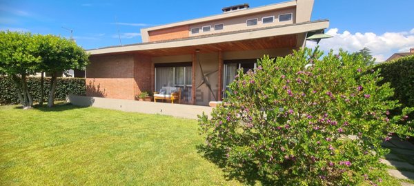 casa indipendente in vendita a Pietrasanta