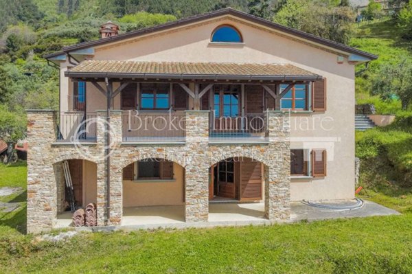 casa indipendente in vendita a Pietrasanta