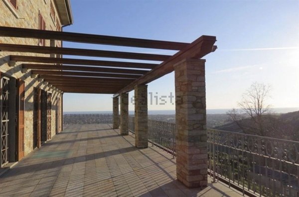 casa indipendente in vendita a Pietrasanta