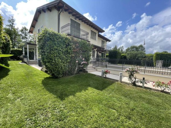 casa indipendente in vendita a Pietrasanta in zona Marina di Pietrasanta