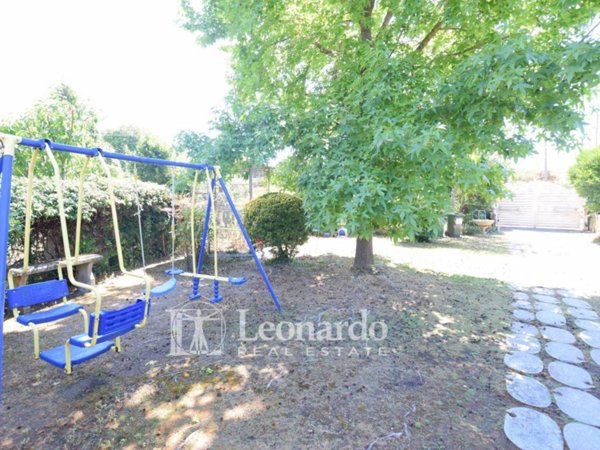 casa indipendente in vendita a Pietrasanta in zona Vignone