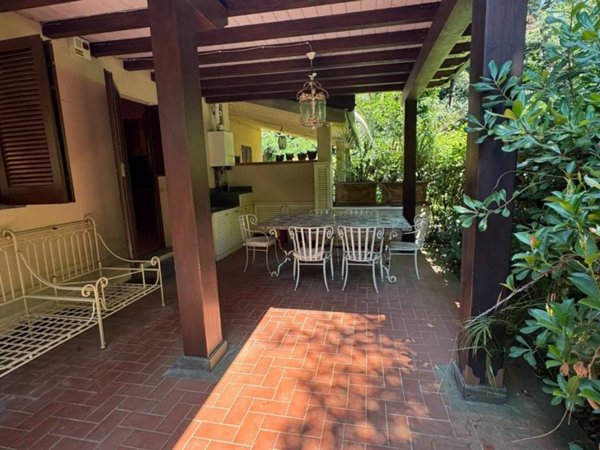 appartamento in vendita a Pietrasanta in zona Focette