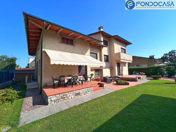 casa indipendente in vendita a Pietrasanta in zona Marina di Pietrasanta