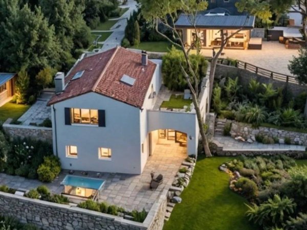 casa indipendente in vendita a Pietrasanta in zona Capriglia