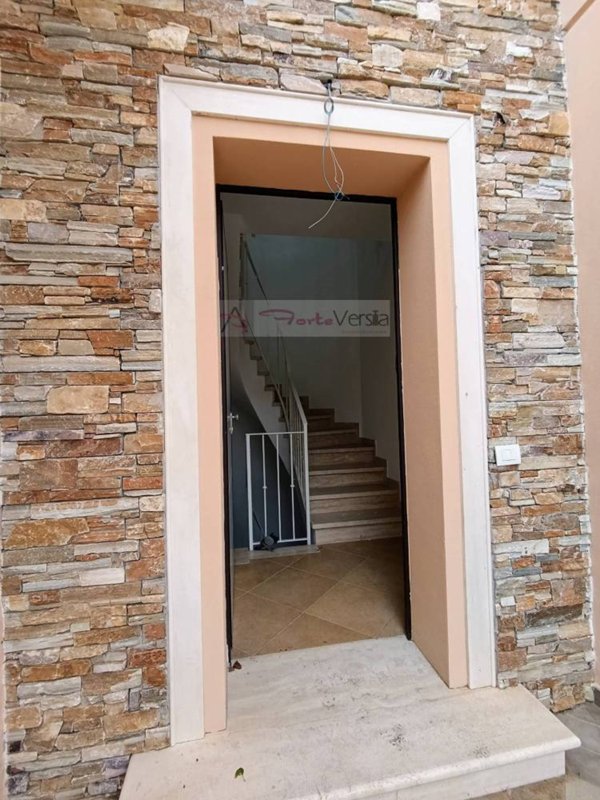 casa indipendente in vendita a Pietrasanta in zona Marina di Pietrasanta