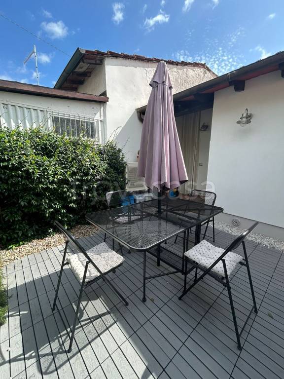 casa indipendente in vendita a Pietrasanta in zona Vignone