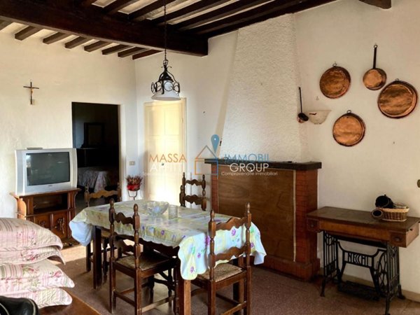 appartamento in vendita a Pietrasanta in zona Capezzano