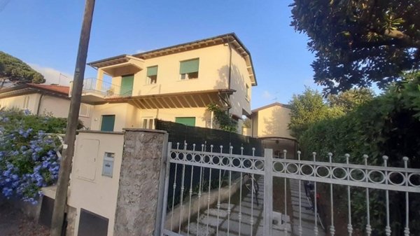 appartamento in vendita a Pietrasanta in zona Tonfano
