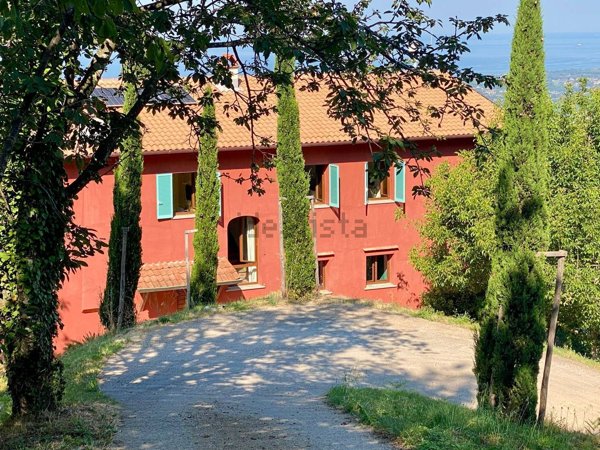 casa indipendente in vendita a Pietrasanta