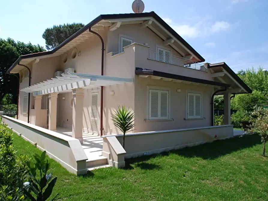casa indipendente in vendita a Pietrasanta in zona Marina di Pietrasanta