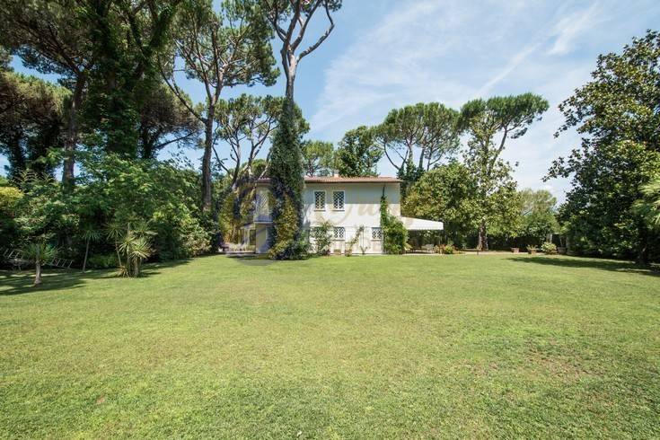 casa indipendente in vendita a Pietrasanta in zona Marina di Pietrasanta