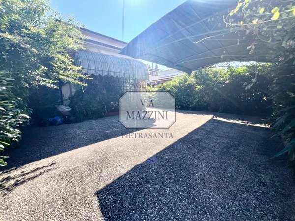 casa indipendente in vendita a Pietrasanta