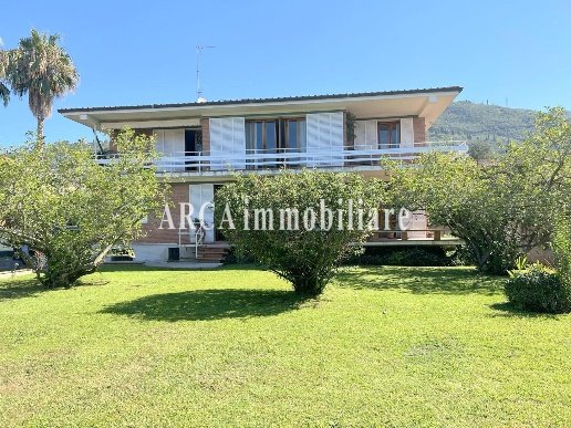 casa indipendente in vendita a Pietrasanta