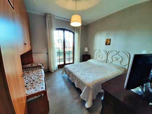 casa indipendente in vendita a Pietrasanta in zona Tonfano