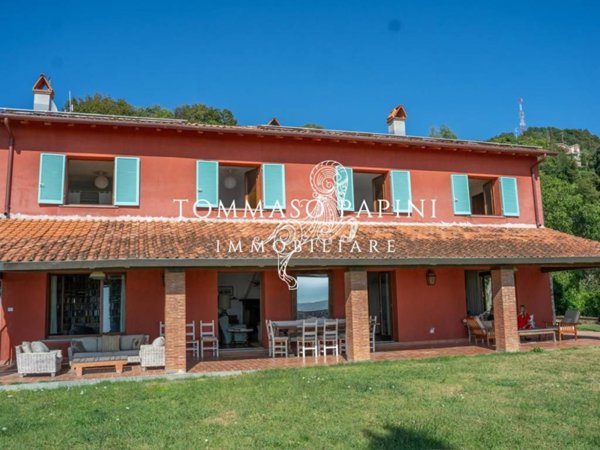casa indipendente in vendita a Pietrasanta