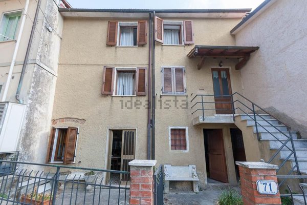 casa indipendente in vendita a Pietrasanta in zona Capezzano Monte