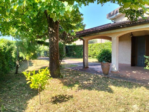 casa indipendente in vendita a Pietrasanta