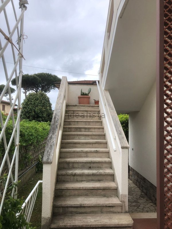 appartamento in vendita a Pietrasanta in zona Fiumetto