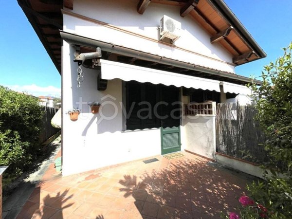 casa indipendente in vendita a Pietrasanta in zona Marina di Pietrasanta