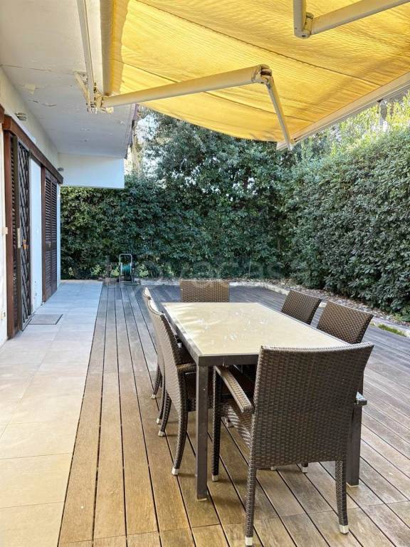 appartamento in vendita a Pietrasanta in zona Focette