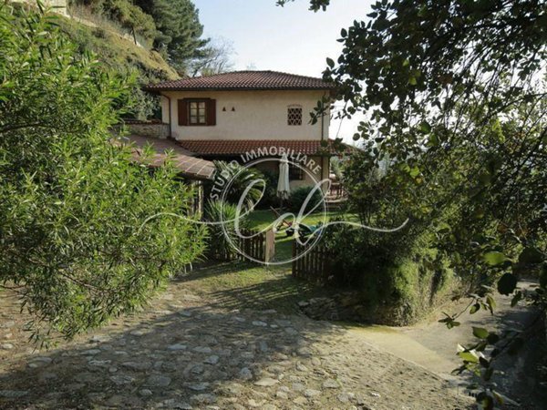 casa indipendente in vendita a Pietrasanta