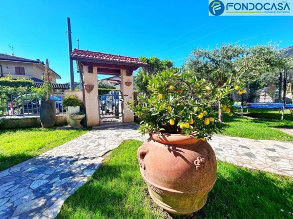 casa indipendente in vendita a Pietrasanta