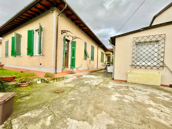 casa indipendente in vendita a Pietrasanta