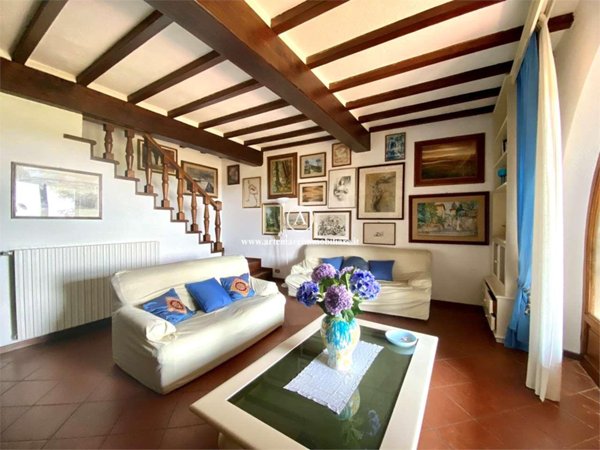 casa indipendente in vendita a Pietrasanta