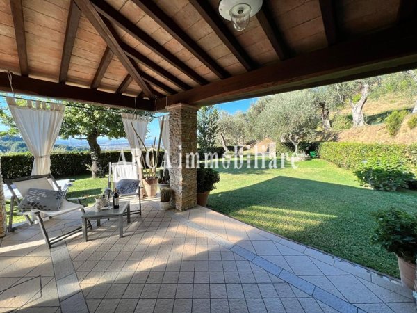 casa indipendente in vendita a Pietrasanta