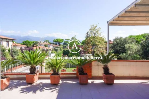appartamento in vendita a Pietrasanta in zona Focette