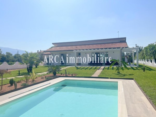 casa indipendente in vendita a Pietrasanta