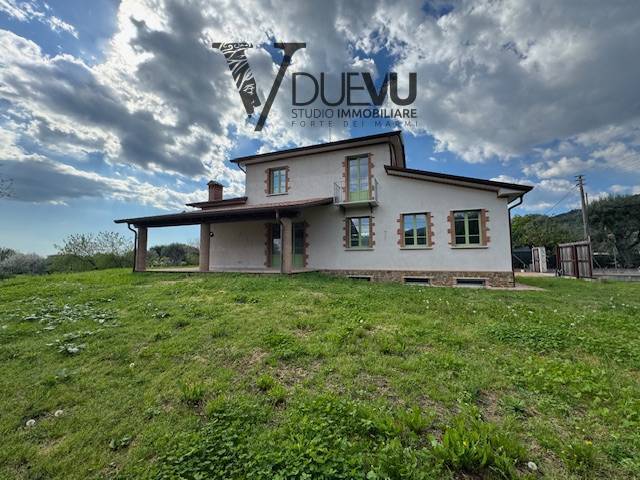 casa indipendente in vendita a Pietrasanta