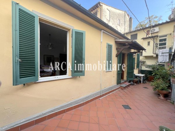 casa indipendente in vendita a Pietrasanta