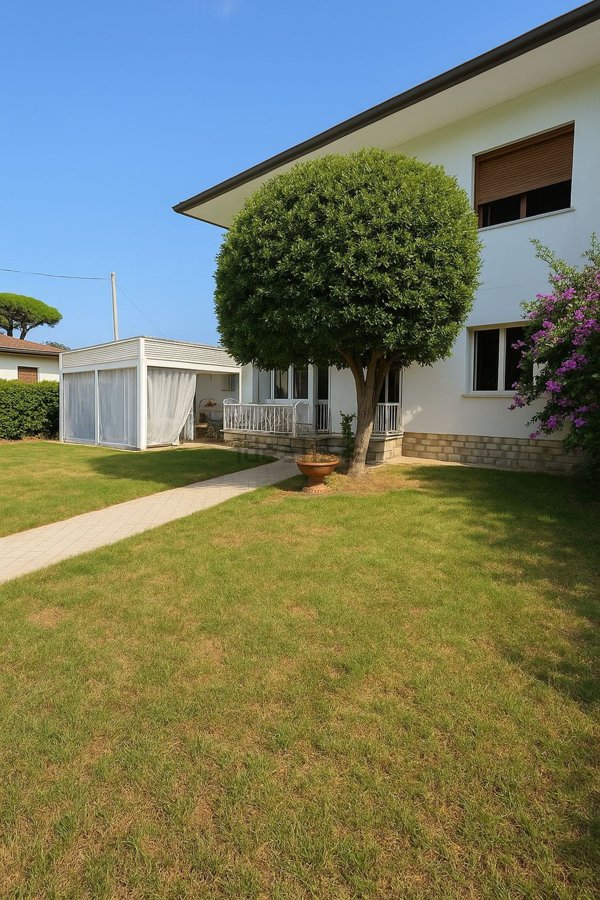 casa indipendente in vendita a Pietrasanta in zona Motrone