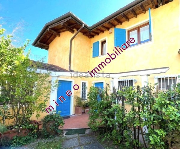 casa indipendente in vendita a Pietrasanta in zona Fiumetto
