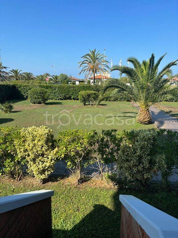 appartamento in vendita a Pietrasanta in zona Focette