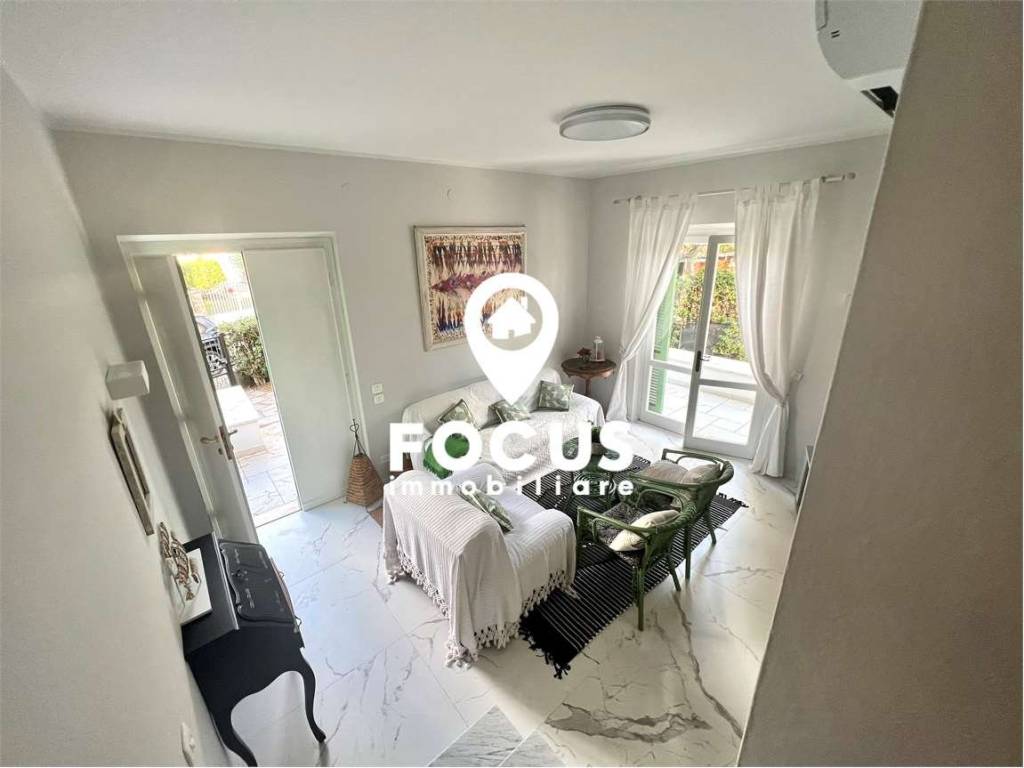 casa indipendente in vendita a Pietrasanta in zona Marina di Pietrasanta