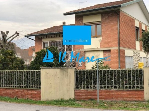 casa indipendente in vendita a Pietrasanta