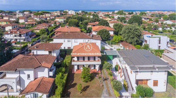 casa indipendente in vendita a Pietrasanta in zona Vignone