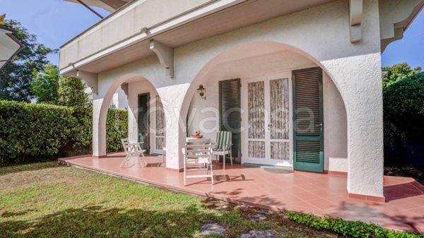 casa indipendente in vendita a Pietrasanta in zona Vignone