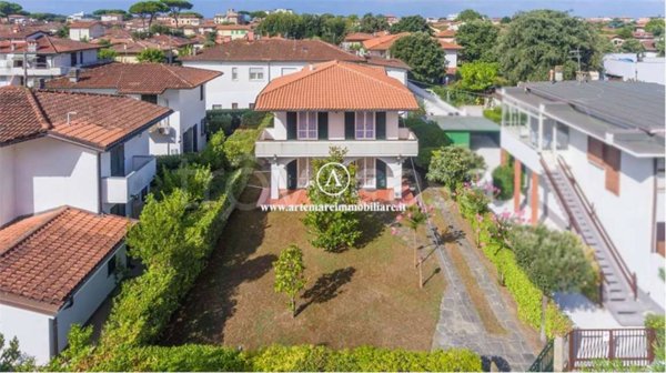 casa indipendente in vendita a Pietrasanta in zona Vignone