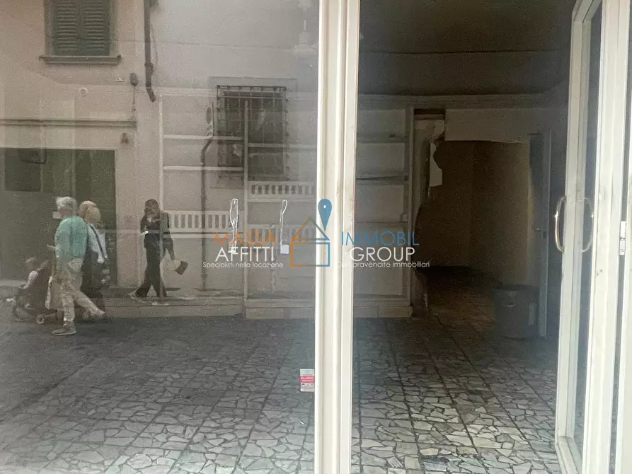 locale commerciale in vendita a Pietrasanta