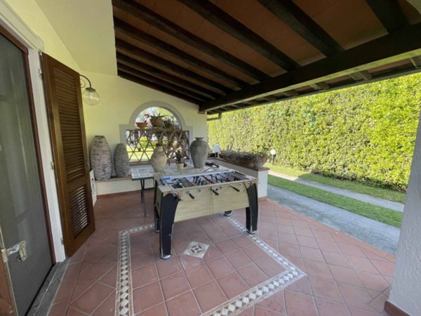casa indipendente in vendita a Pietrasanta in zona Fiumetto