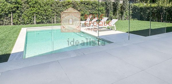 casa indipendente in vendita a Pietrasanta in zona Fiumetto