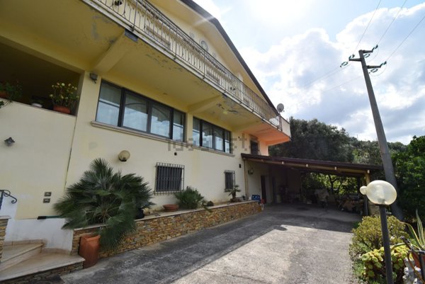 casa indipendente in vendita a Pietrasanta
