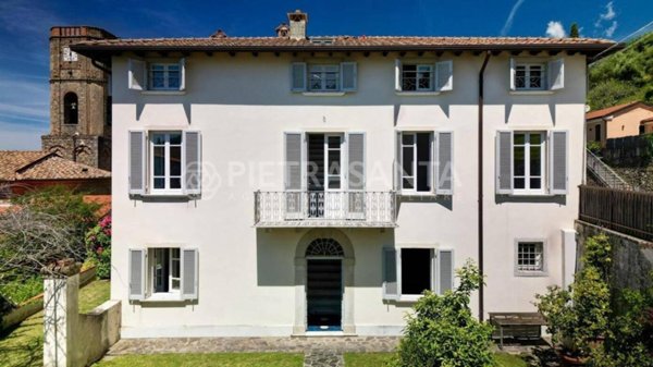casa indipendente in vendita a Pietrasanta in zona Capriglia
