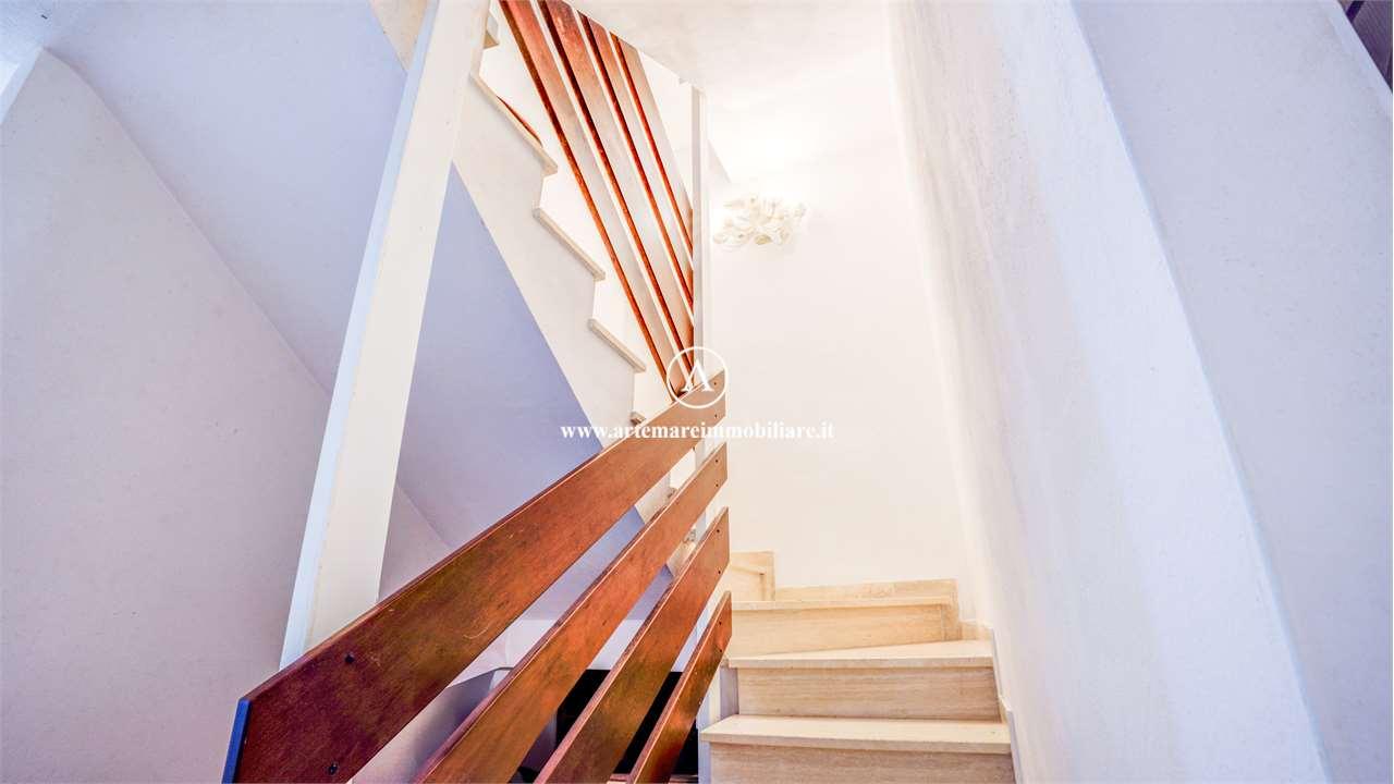 casa indipendente in vendita a Pietrasanta in zona Vallecchia