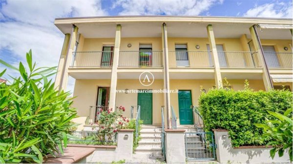 casa indipendente in vendita a Pietrasanta in zona Vallecchia