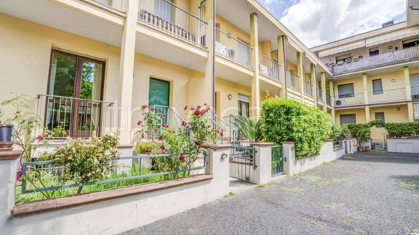 casa indipendente in vendita a Pietrasanta in zona Vallecchia